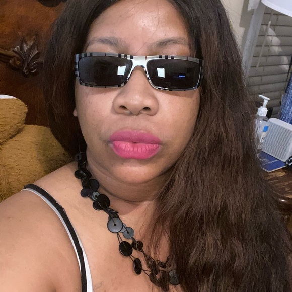 Burberry sunglasses - plaid frame - Picture 7 of 9